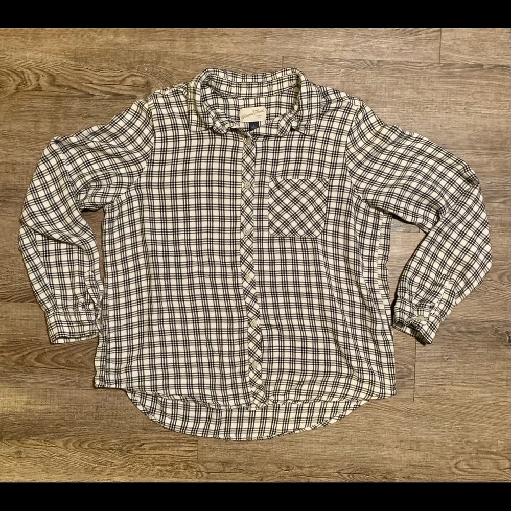 Universal Thread Black and White Flannel Button Up